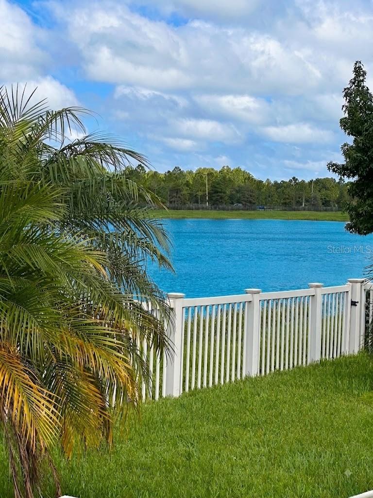 1747 OAK HAMMOCK CT