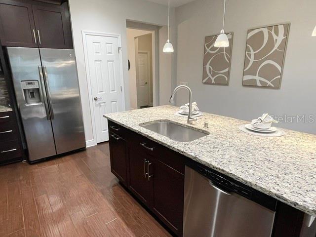 1747 OAK HAMMOCK CT