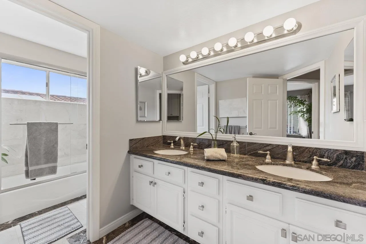 5833 Caminito Empresa