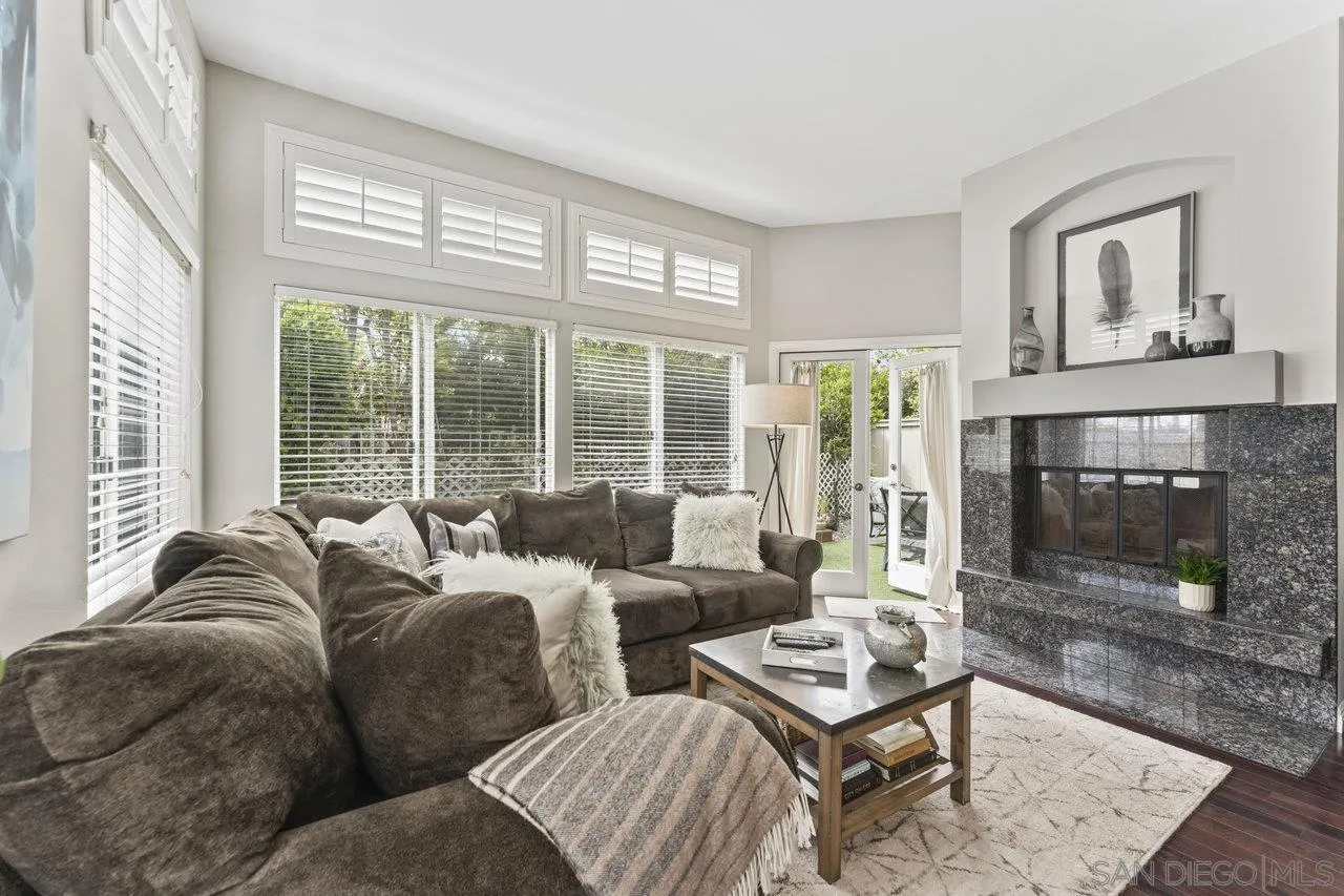 5833 Caminito Empresa