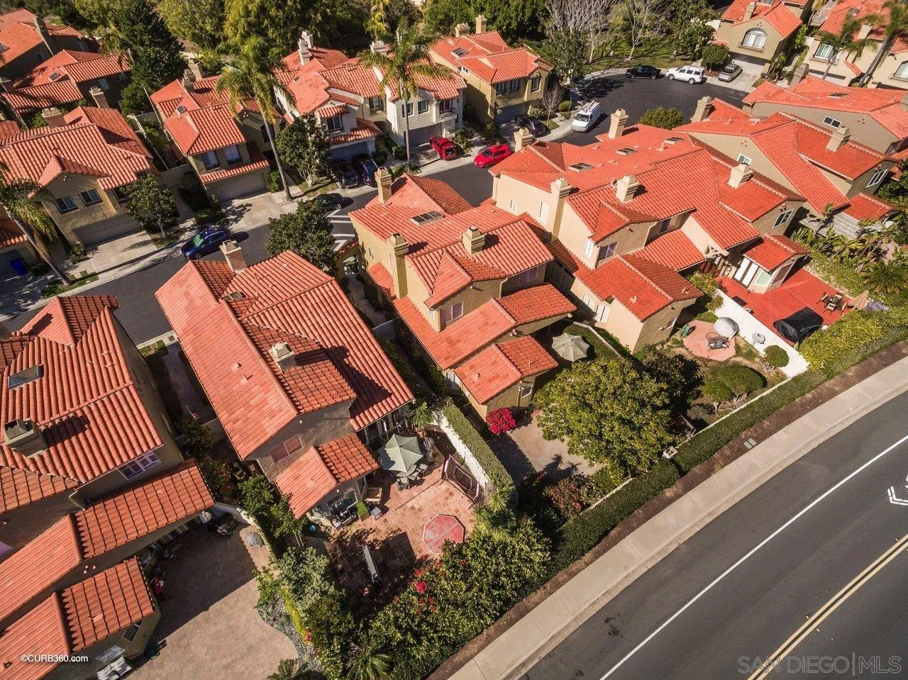 5833 Caminito Empresa