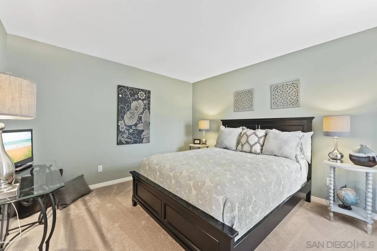 5833 Caminito Empresa