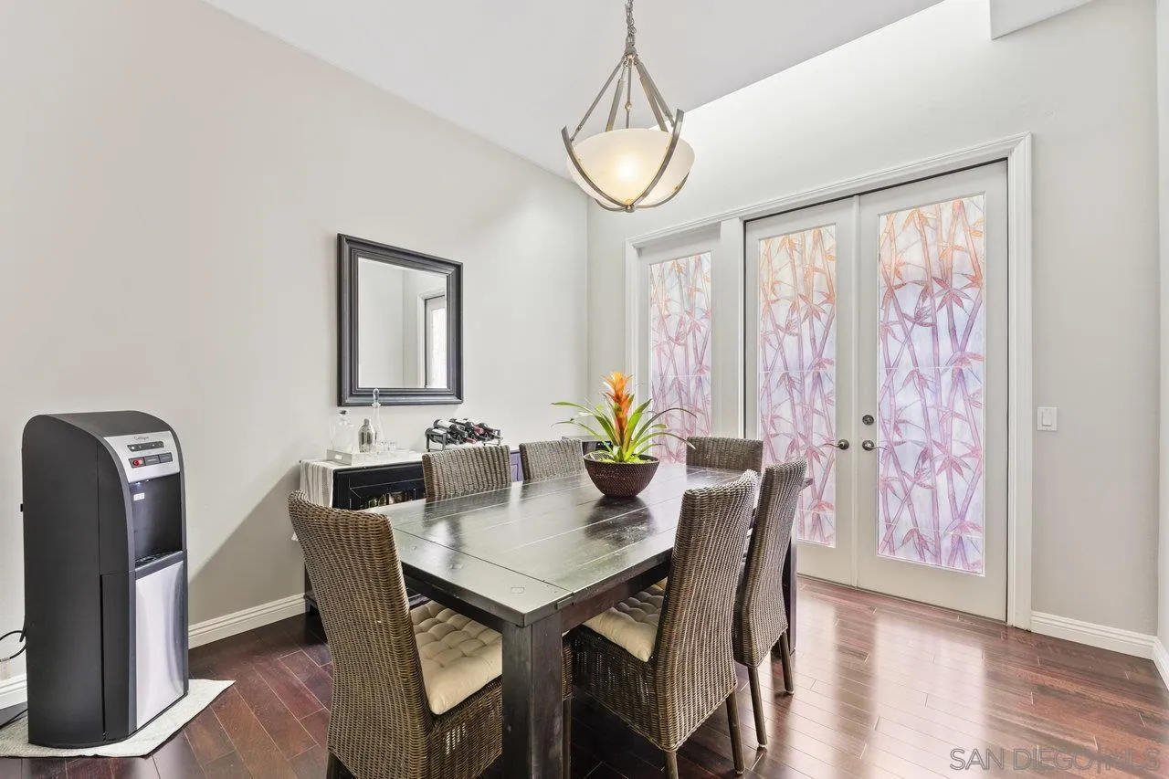 5833 Caminito Empresa