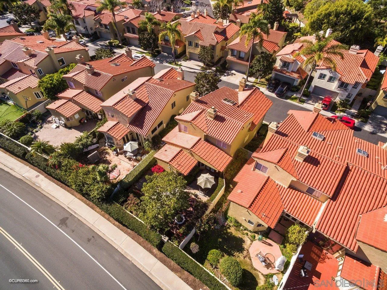 5833 Caminito Empresa