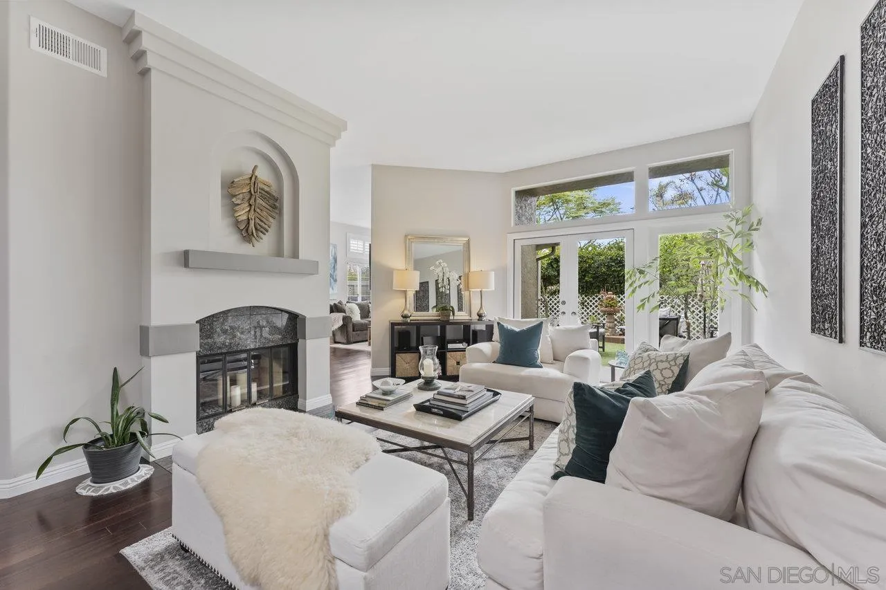 5833 Caminito Empresa