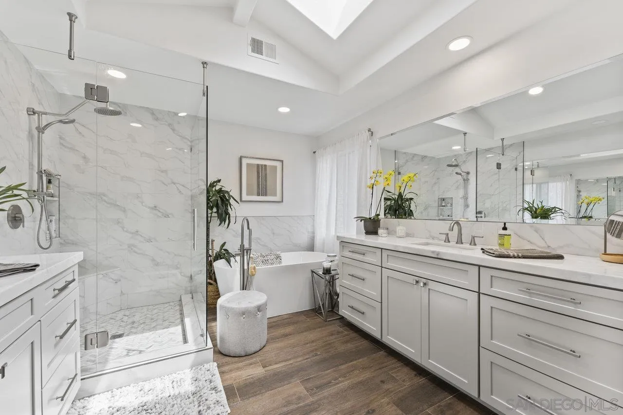 5833 Caminito Empresa