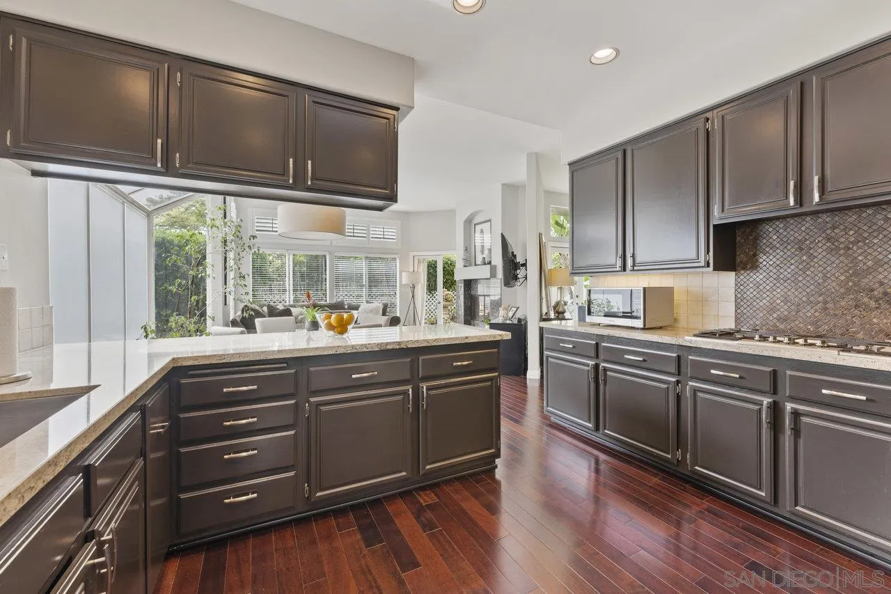 5833 Caminito Empresa