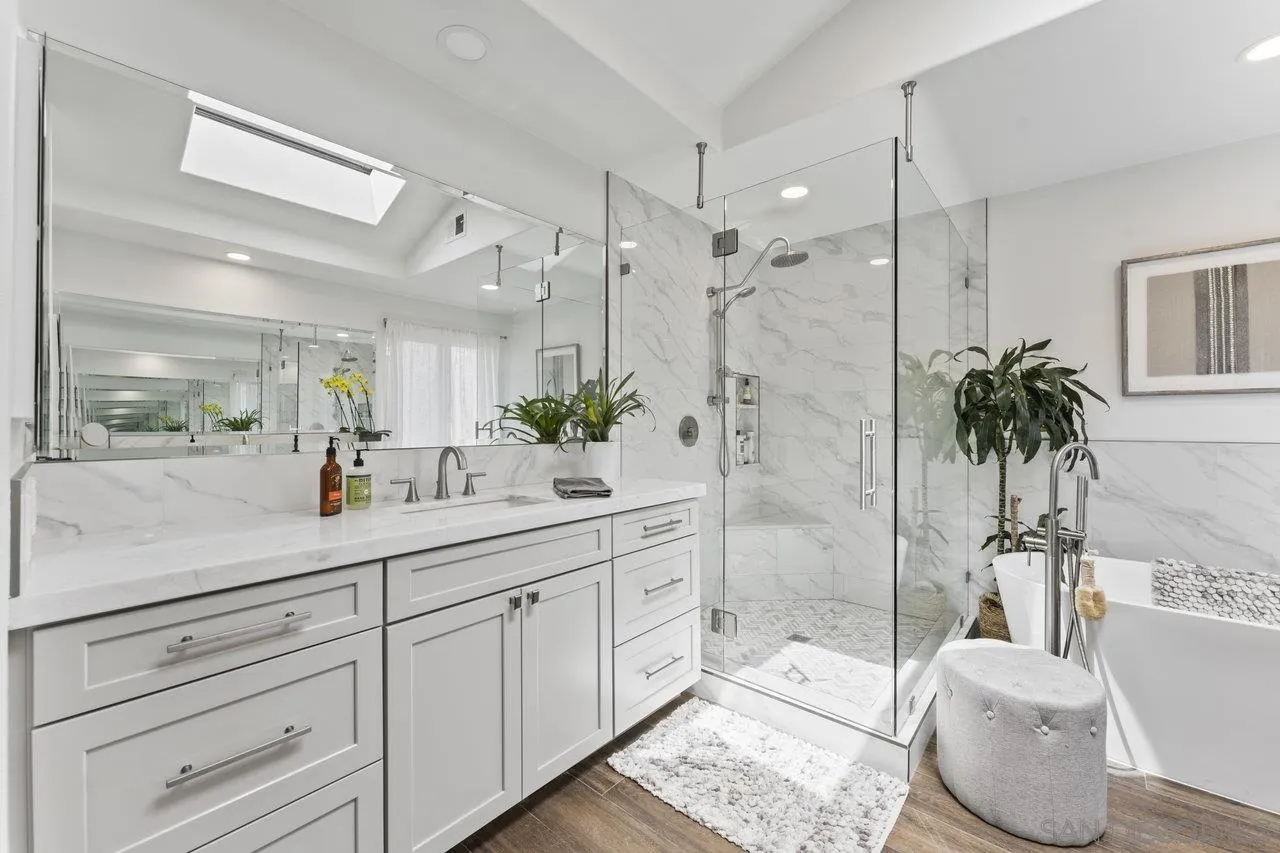 5833 Caminito Empresa