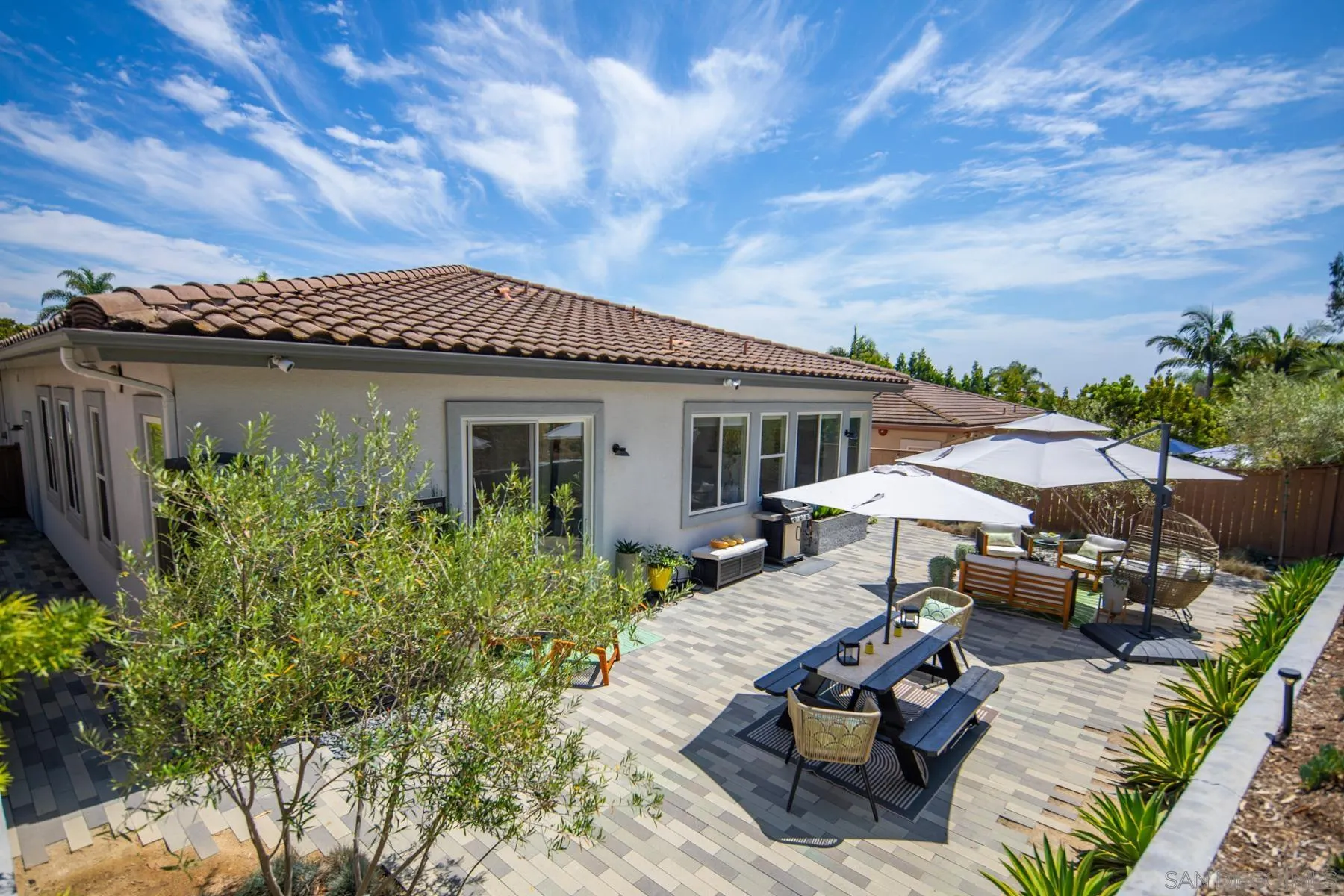 1042 Alexandra Ln