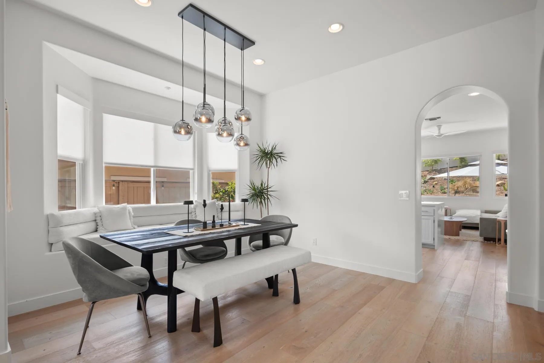 1042 Alexandra Ln