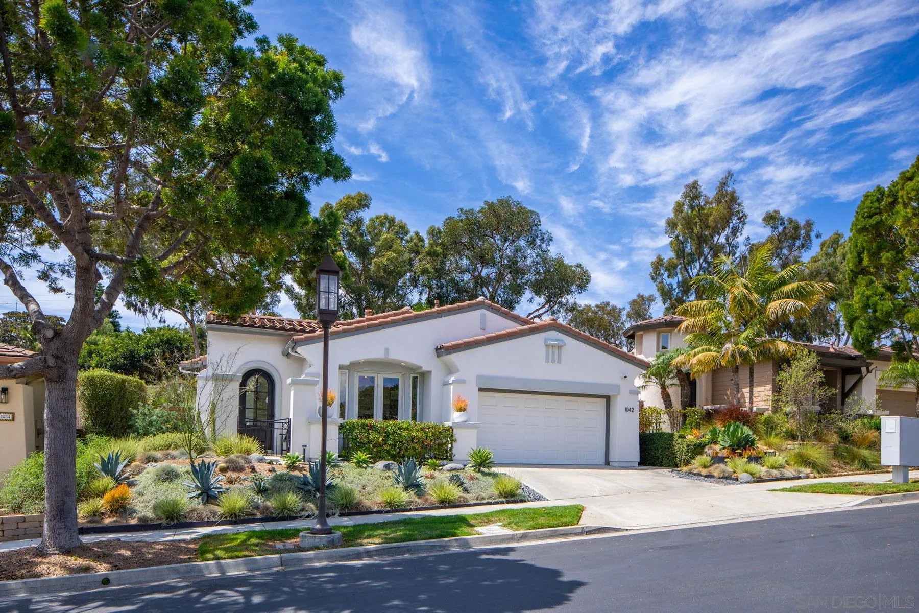 1042 Alexandra Ln