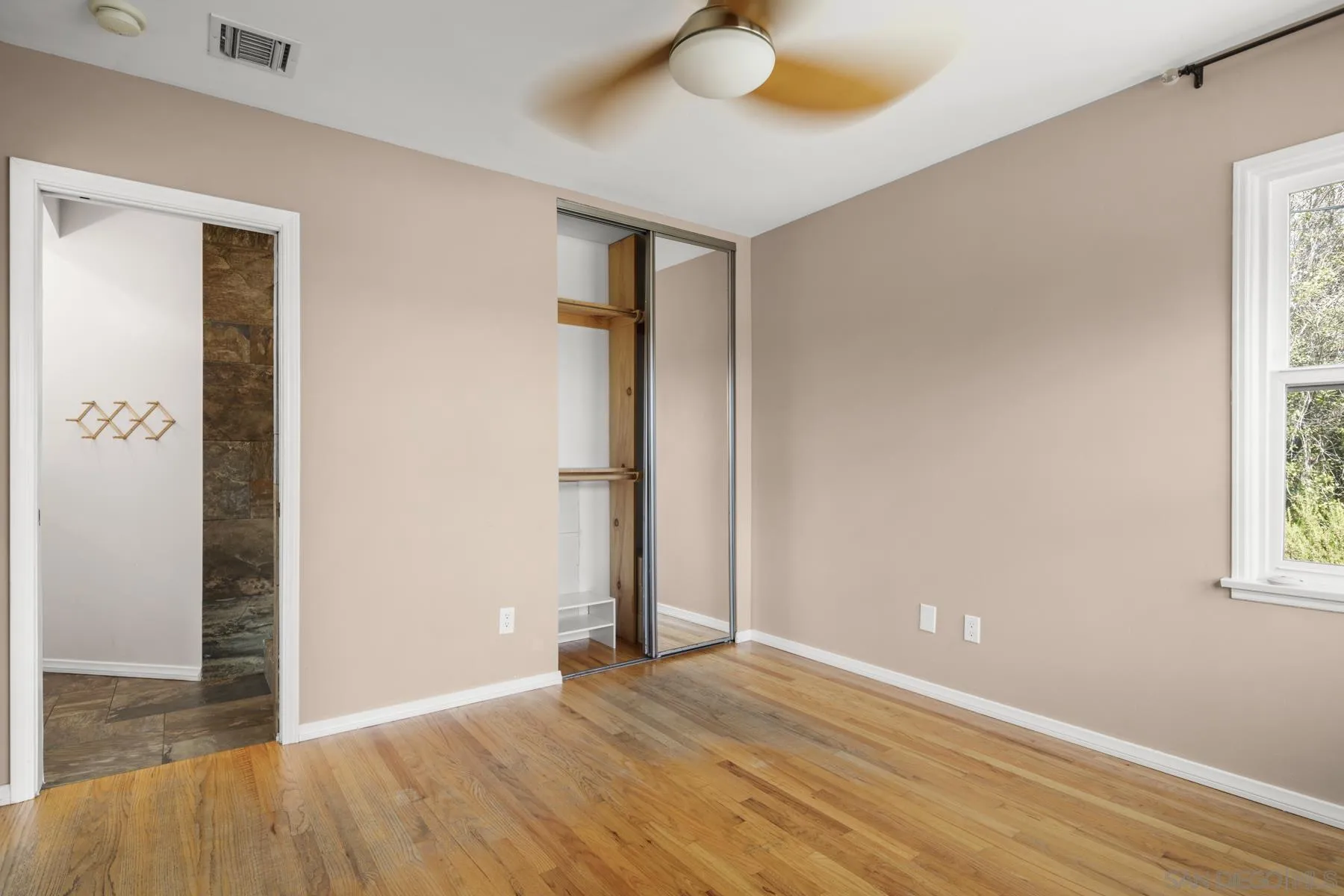 1720 Midvale