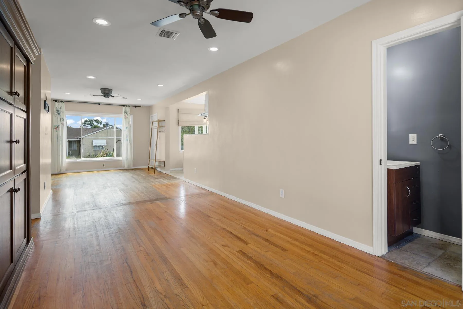1720 Midvale