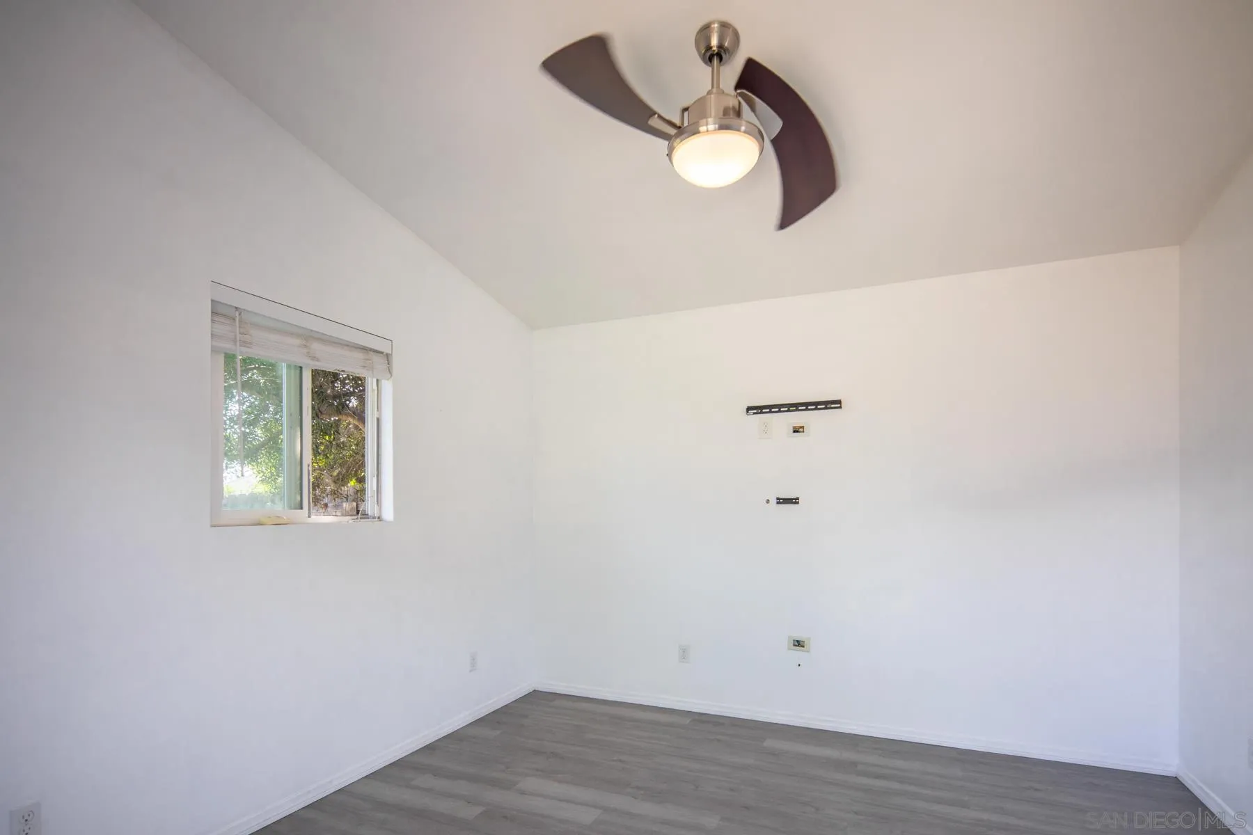 1720 Midvale