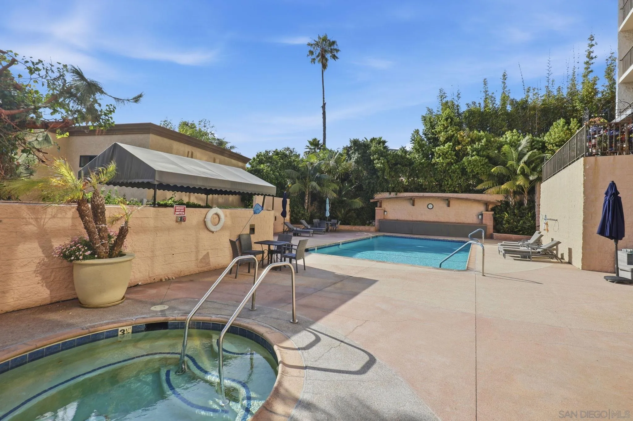 2500 Torrey Pines Rd Unit 403