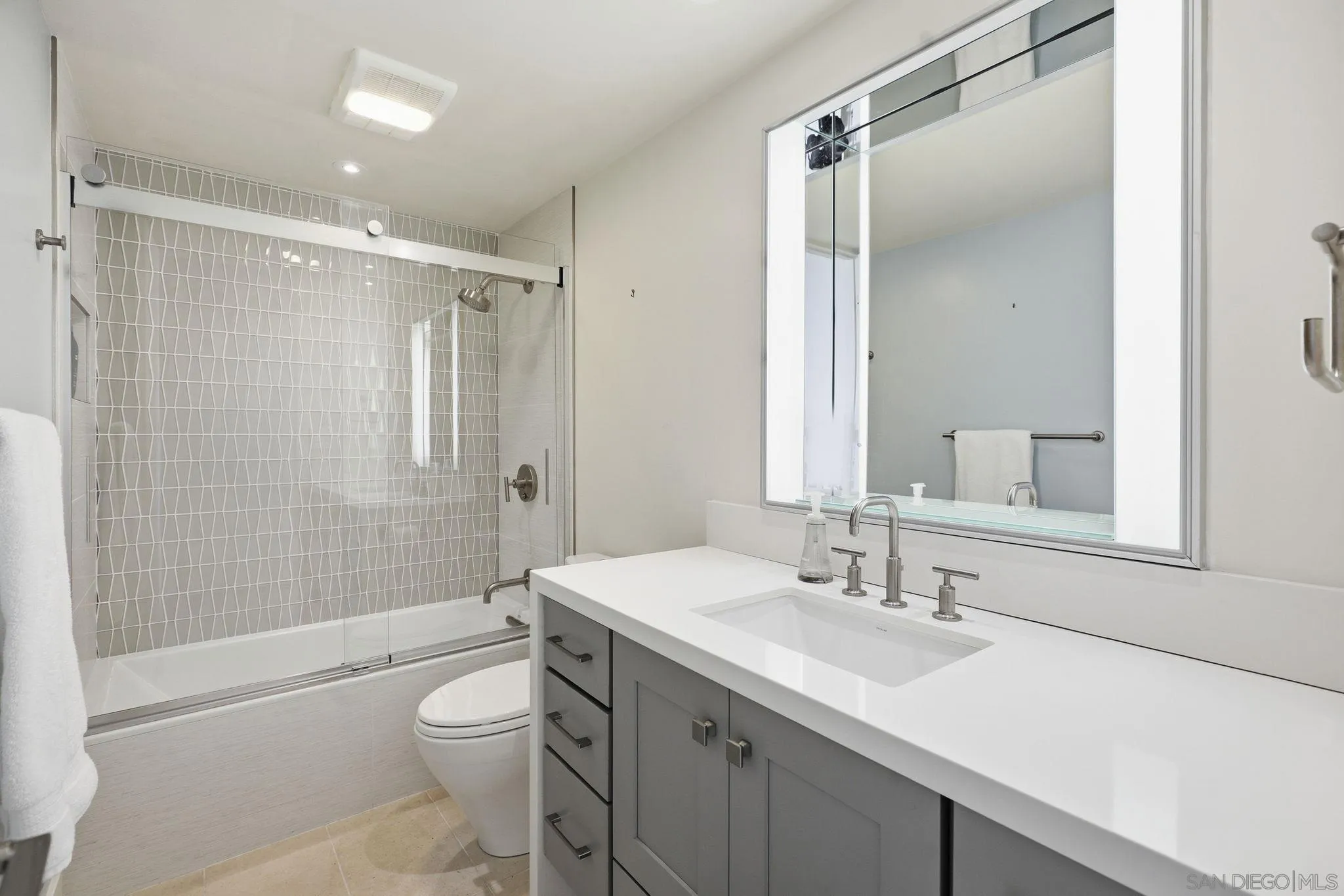 2500 Torrey Pines Rd Unit 403