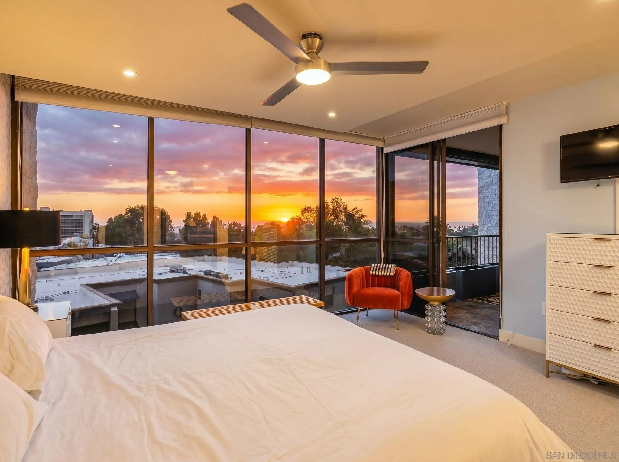 2500 Torrey Pines Rd Unit 403