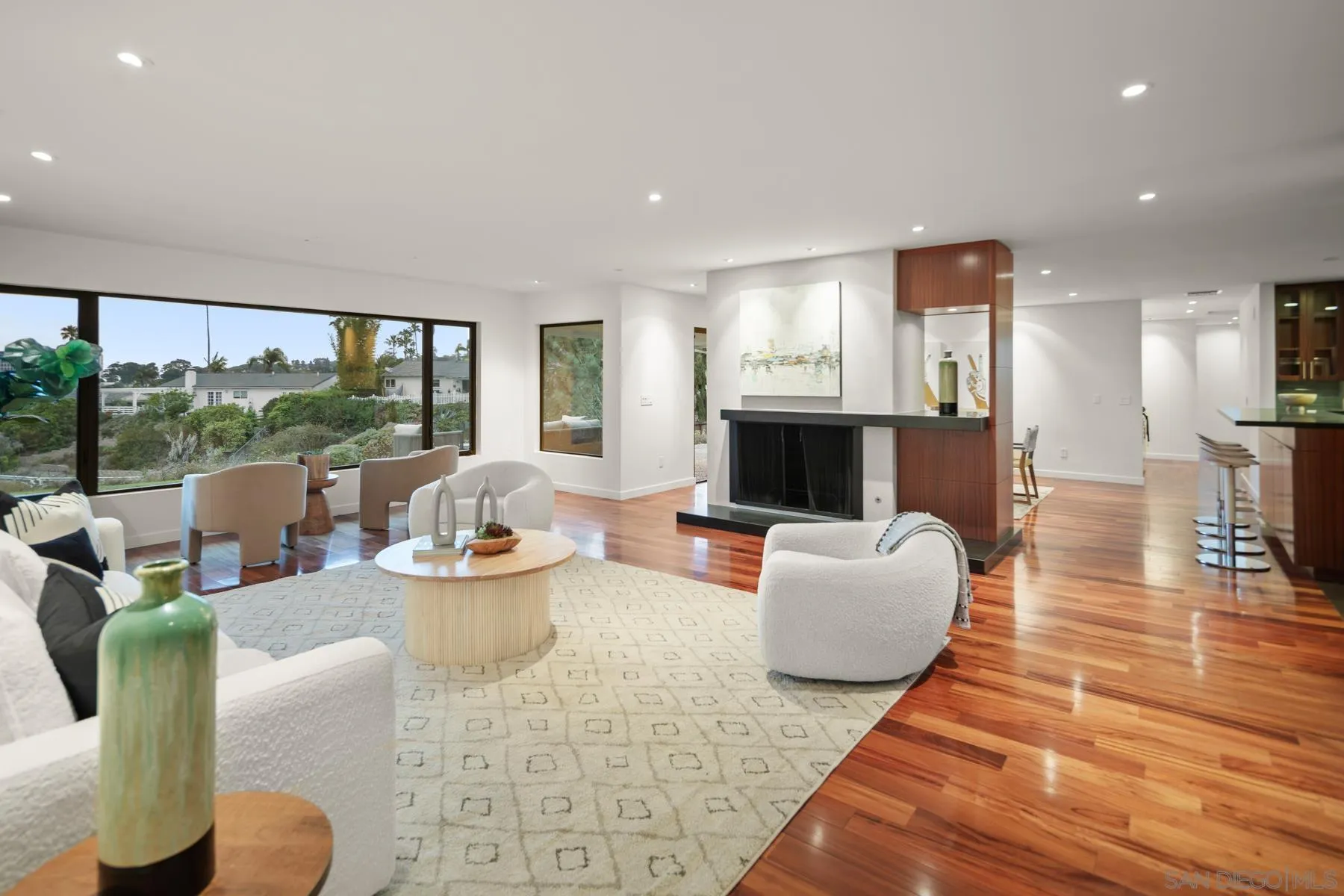 6561 Avenida Wilfredo