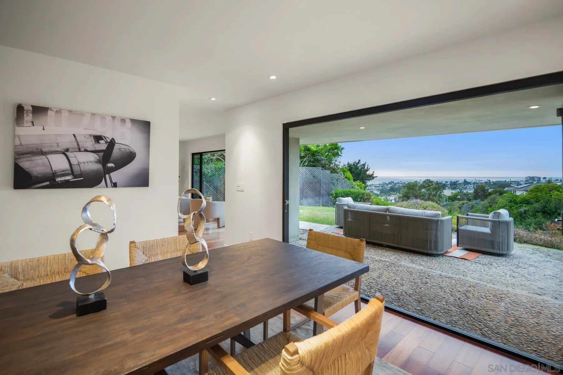 6561 Avenida Wilfredo