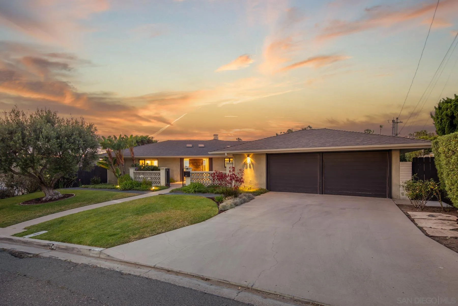 6561 Avenida Wilfredo