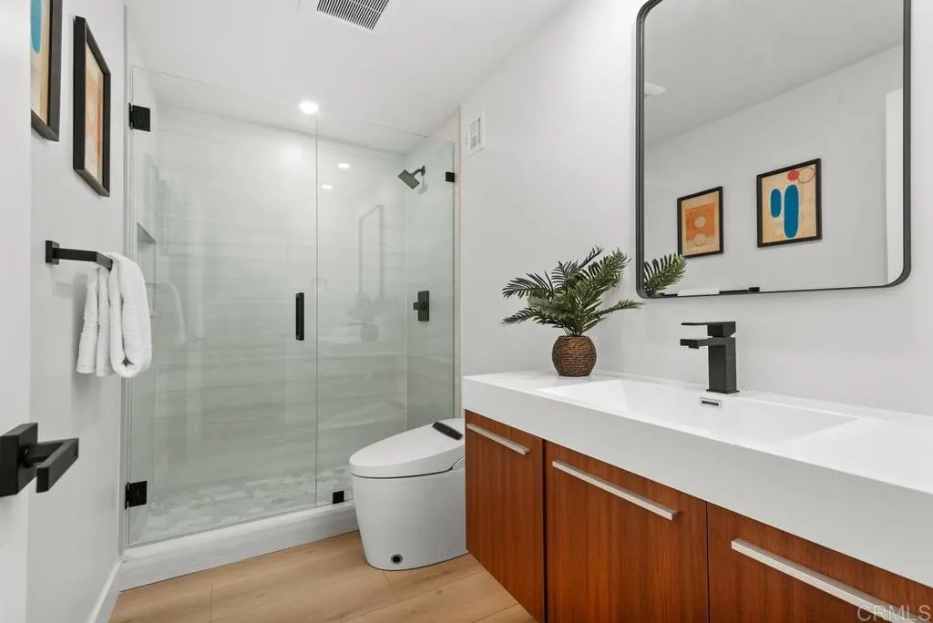 2500 Torrey Pines Rd # 1201