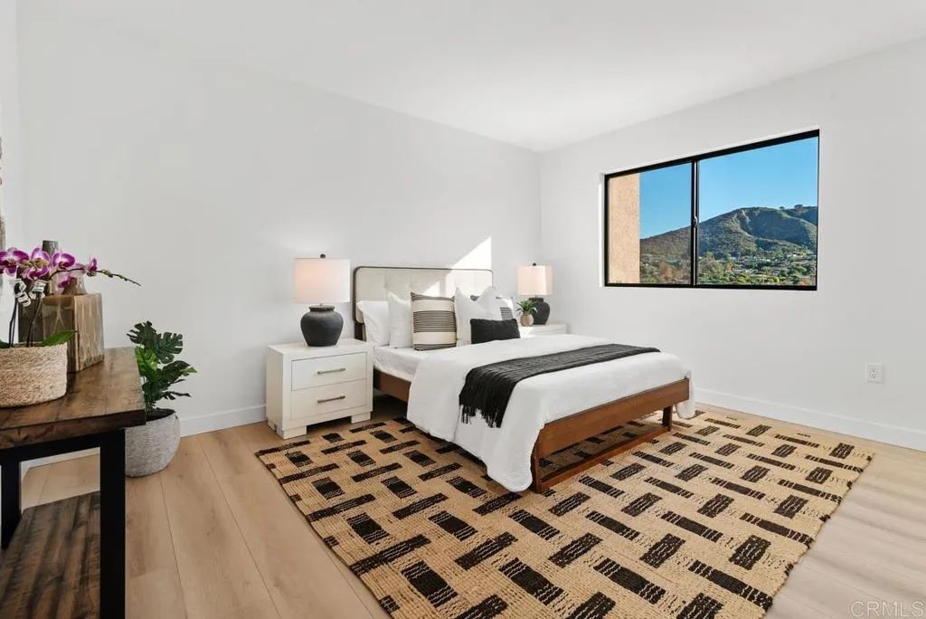 2500 Torrey Pines Rd # 1201