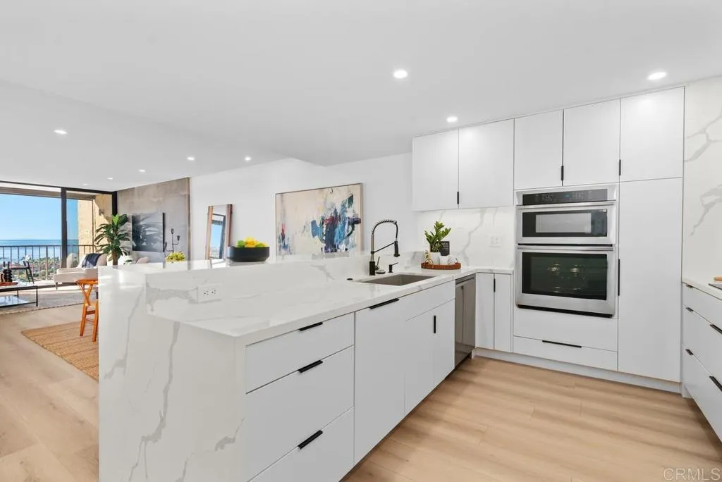 2500 Torrey Pines Rd # 1201