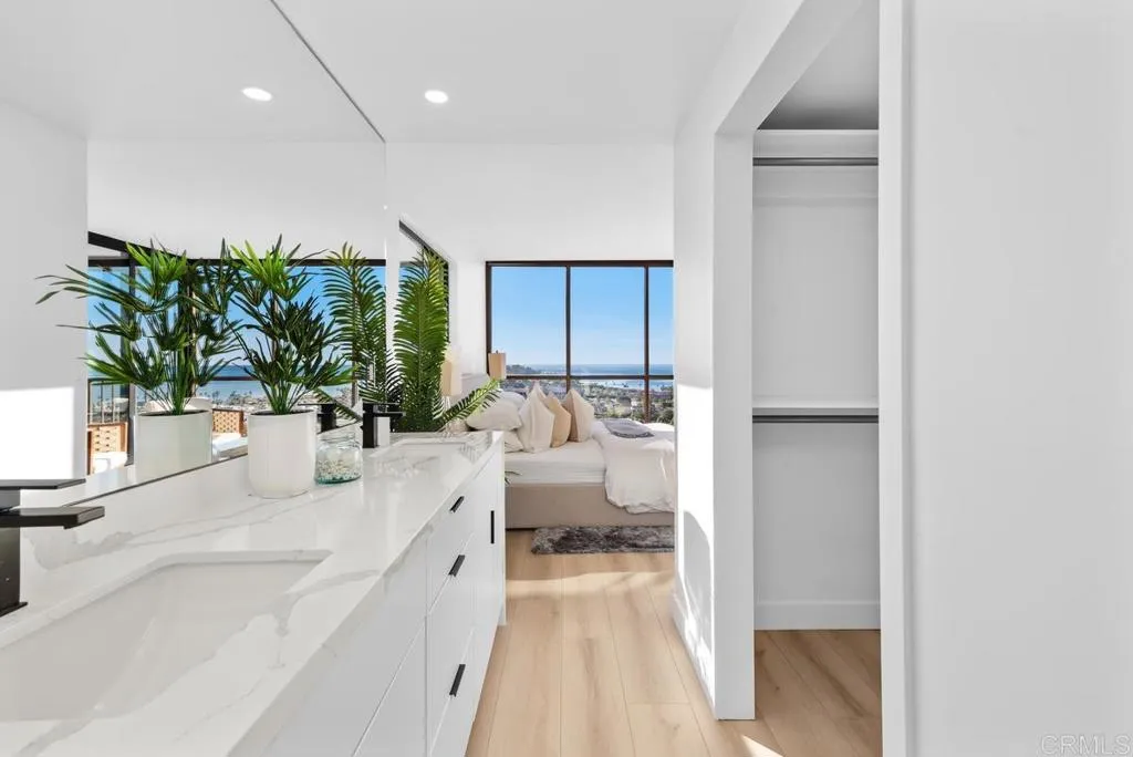 2500 Torrey Pines Rd # 1201