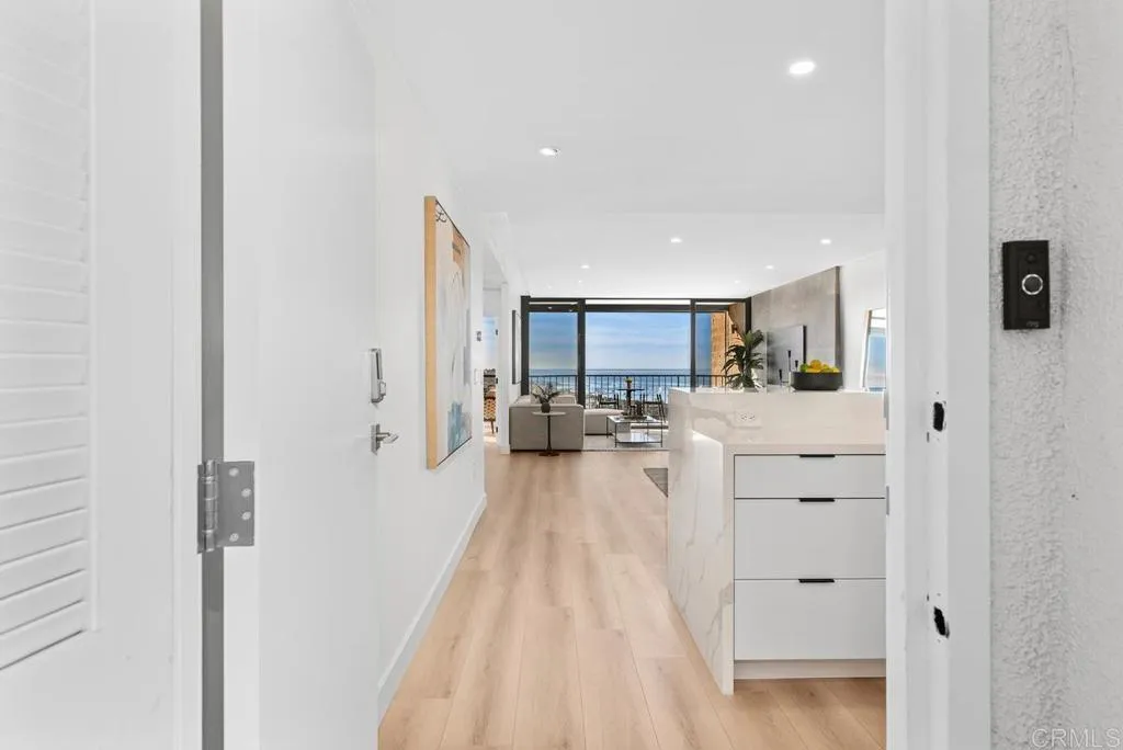 2500 Torrey Pines Rd # 1201