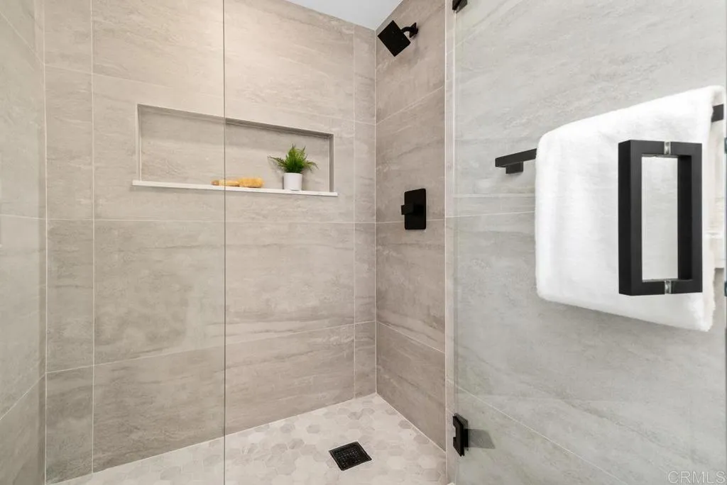 2500 Torrey Pines Rd # 1201