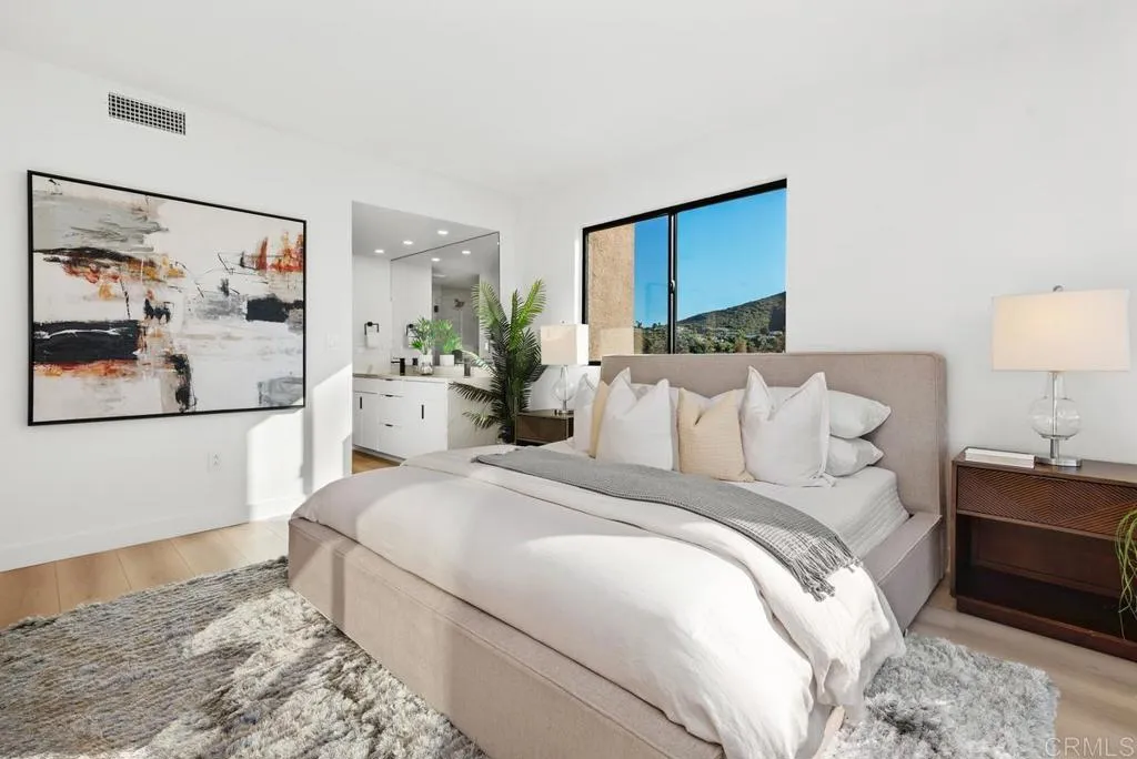 2500 Torrey Pines Rd # 1201