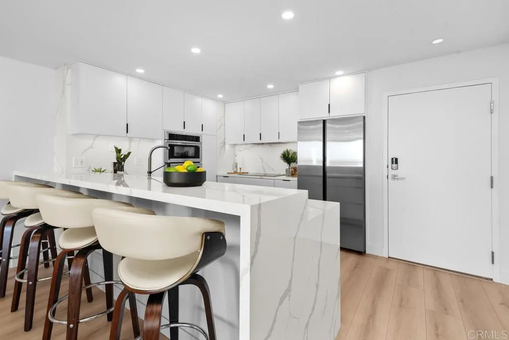 2500 Torrey Pines Rd # 1201