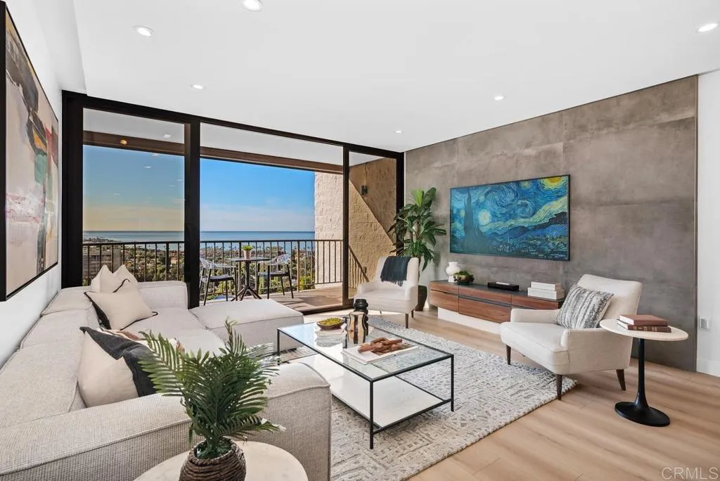 2500 Torrey Pines Rd # 1201