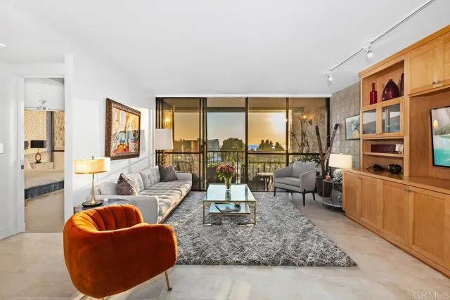 2500 Torrey Pines Rd # 403