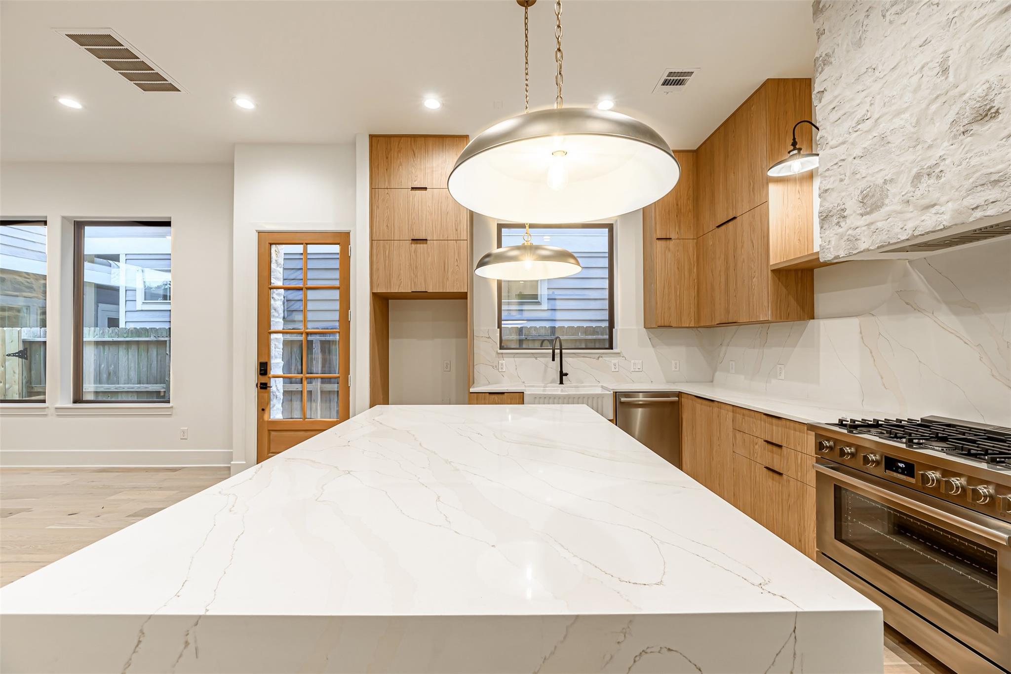 1104 W 9th Street