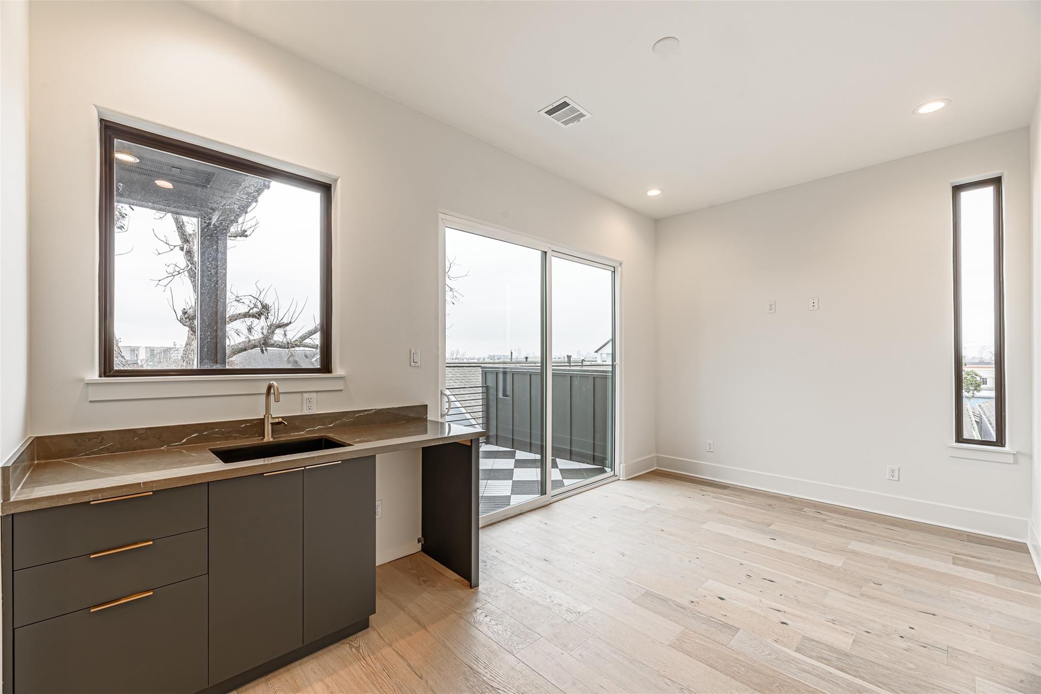 1104 W 9th Street
