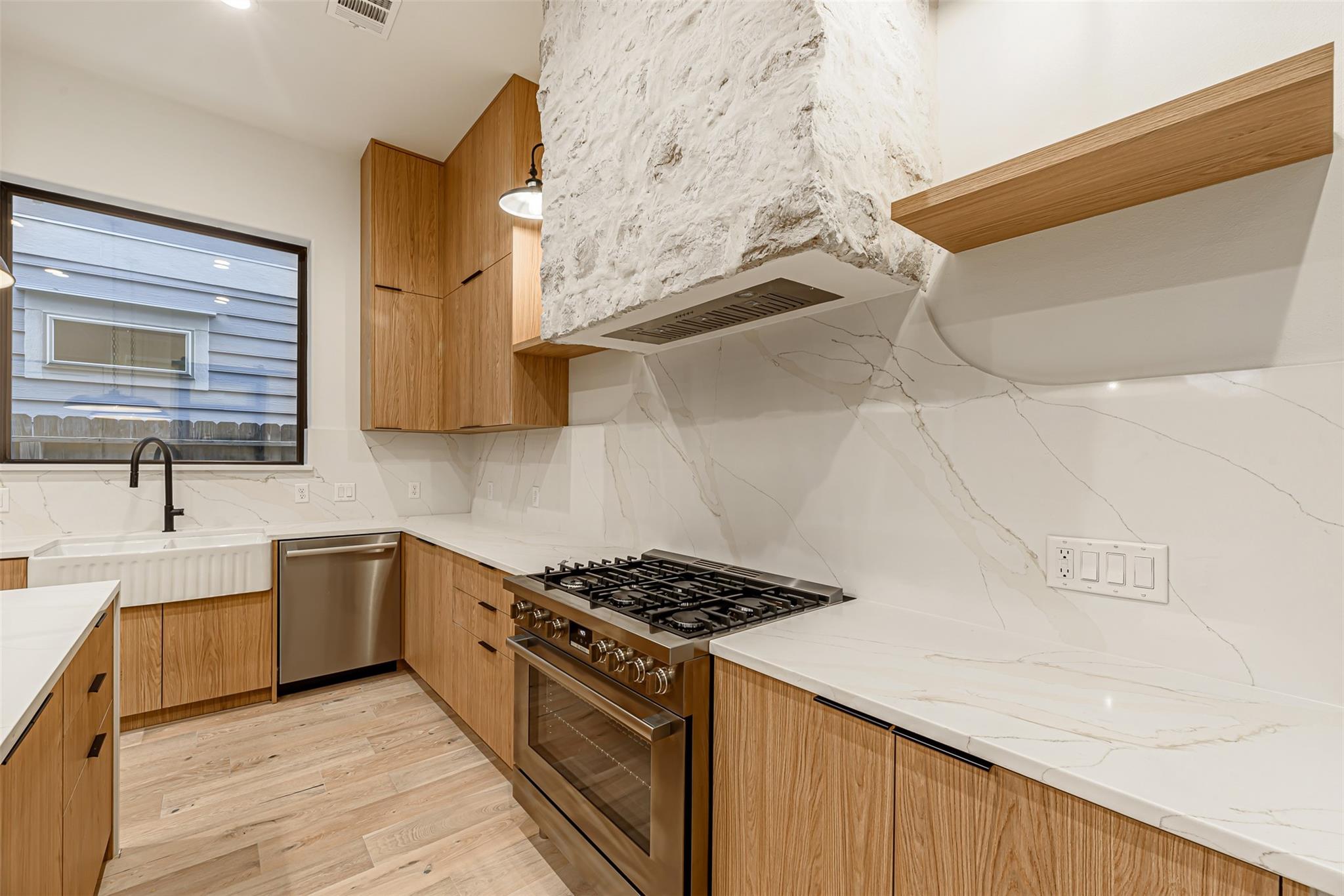 1104 W 9th Street