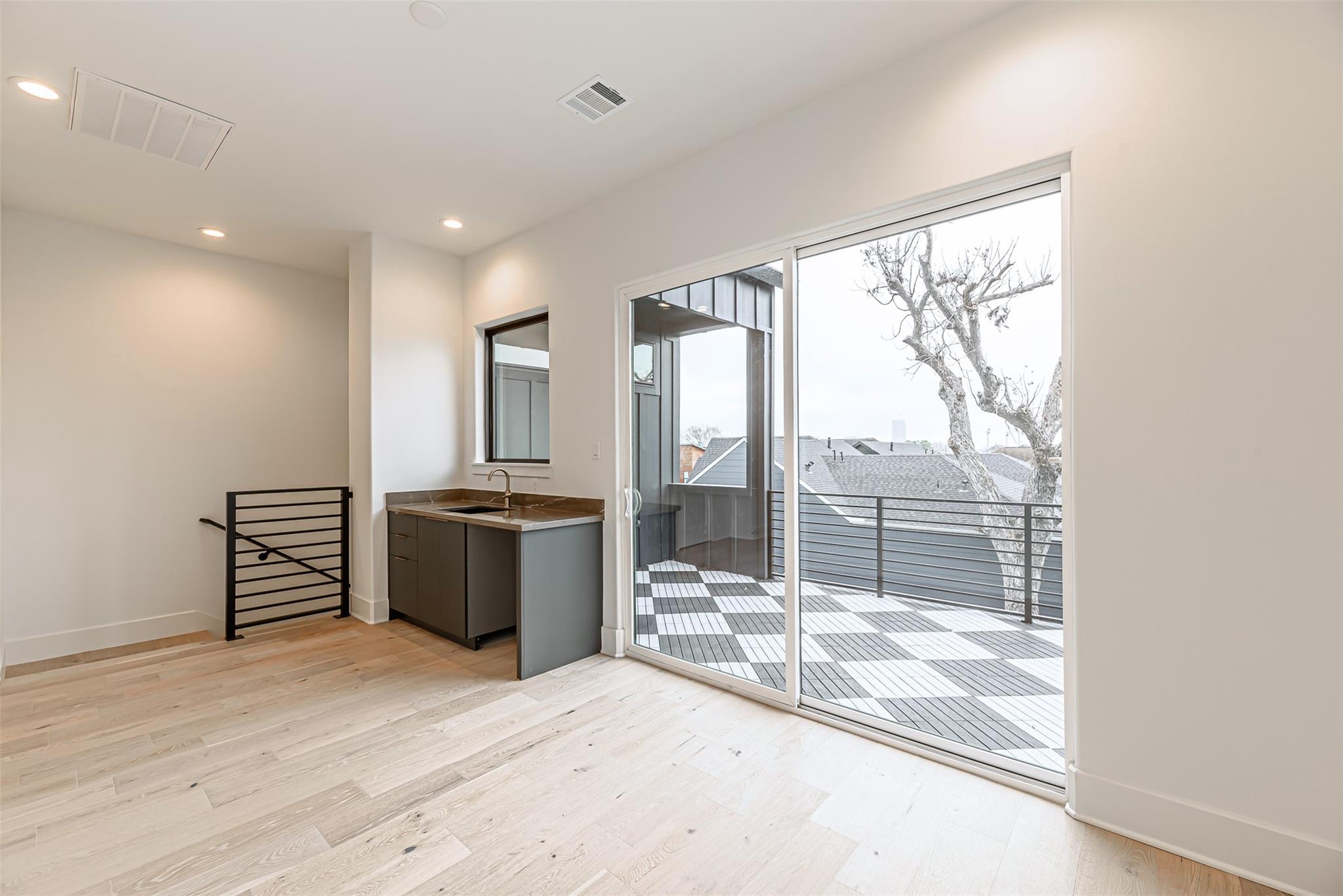 1104 W 9th Street