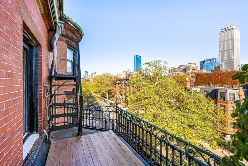452 Beacon Street Unit: 6