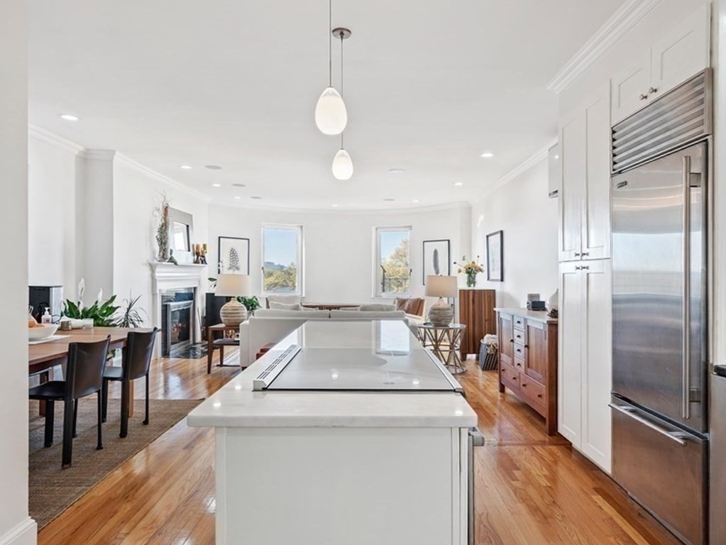452 Beacon Street Unit: 6
