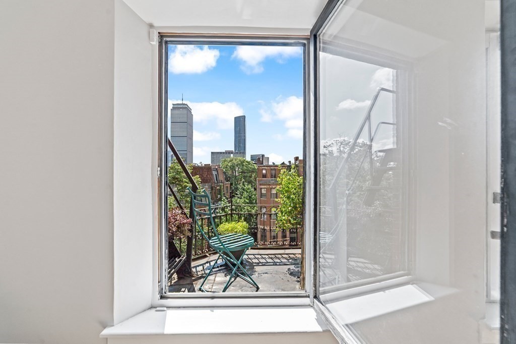 452 Beacon Street Unit: 6
