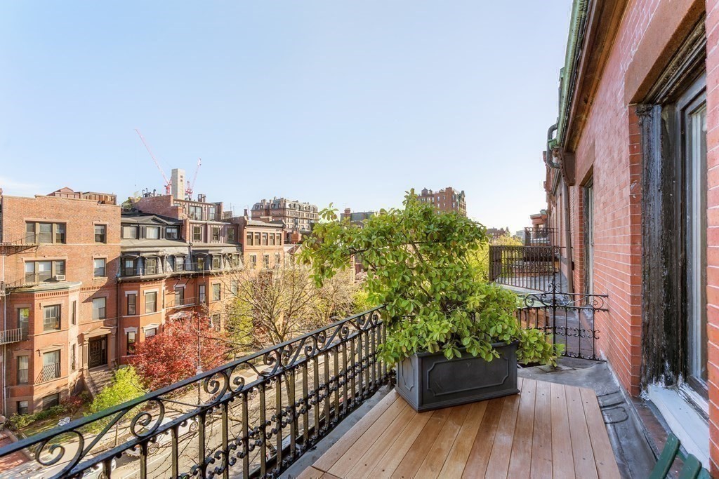 452 Beacon Street Unit: 6