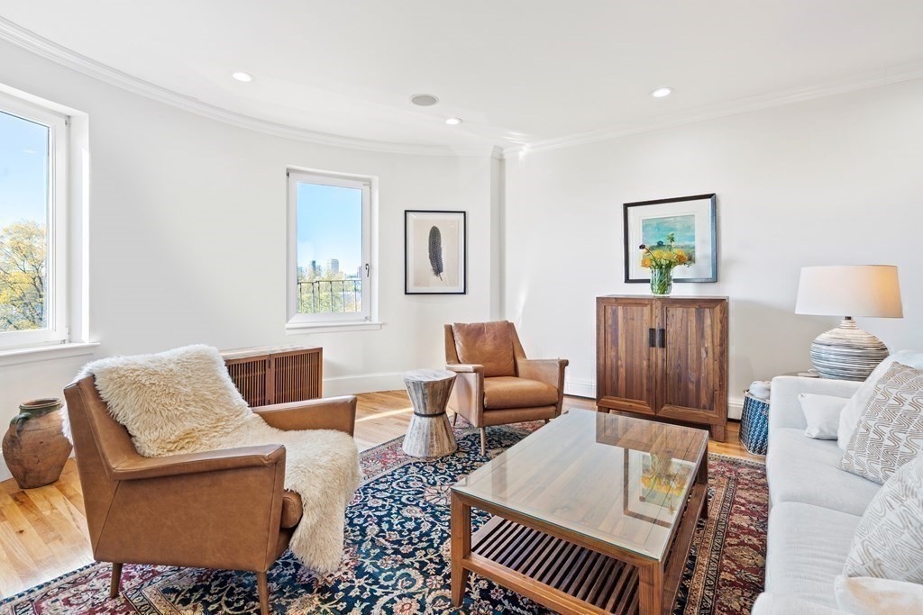 452 Beacon Street Unit: 6