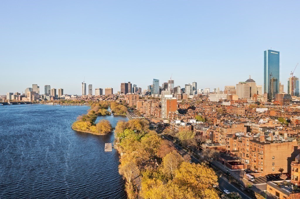 452 Beacon Street Unit: 6