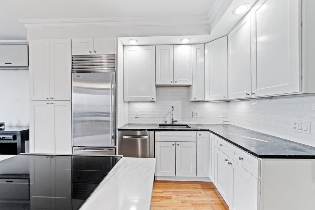 452 Beacon Street Unit: 6