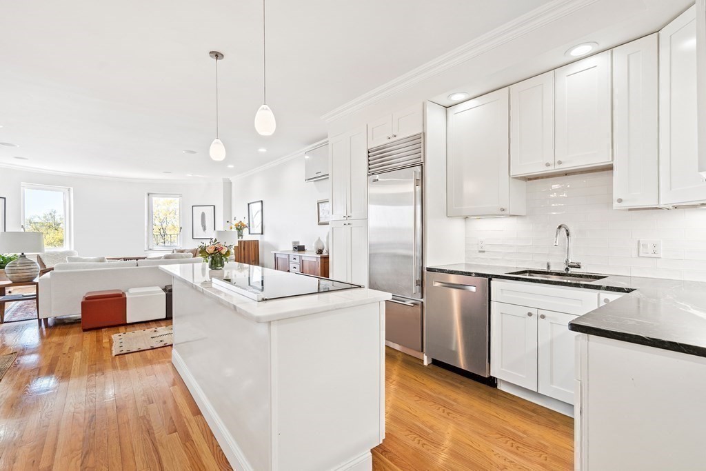 452 Beacon Street Unit: 6