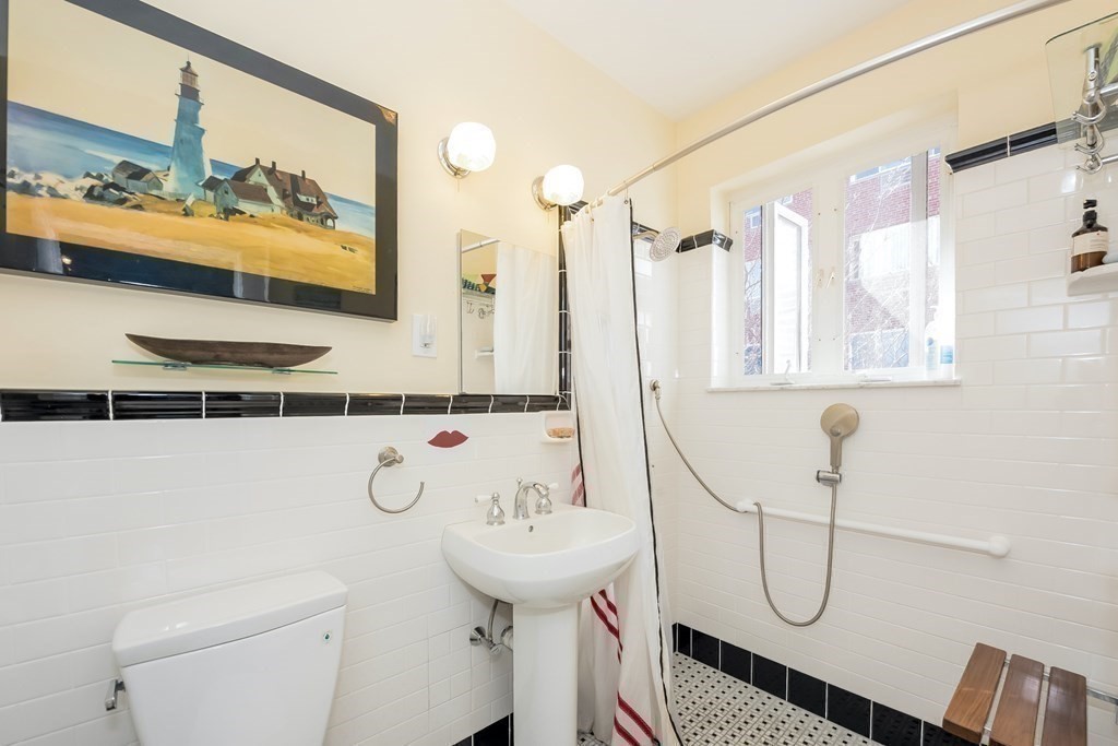 285 Harvard Street Unit: 405