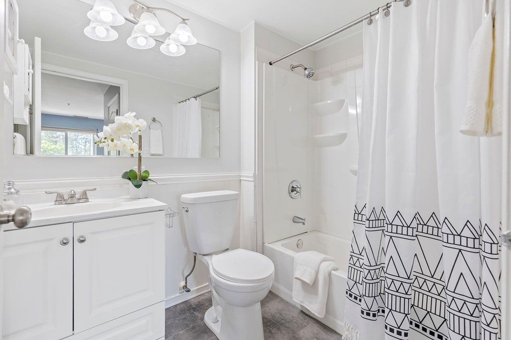 200 Falls Blvd Unit: E202