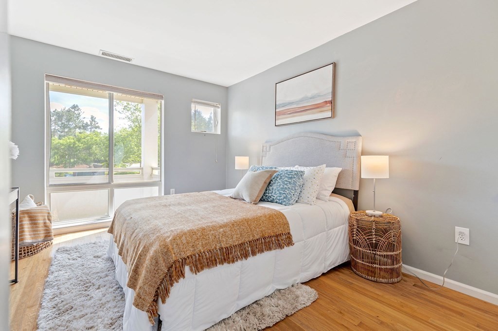 200 Falls Blvd Unit: E202