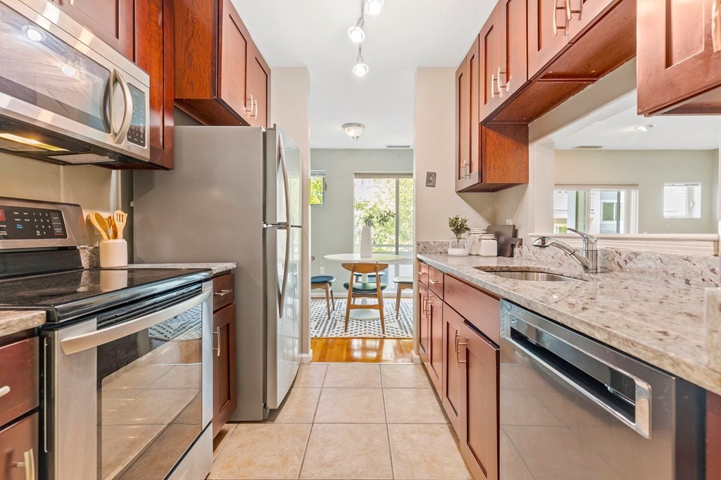 200 Falls Blvd Unit: E202